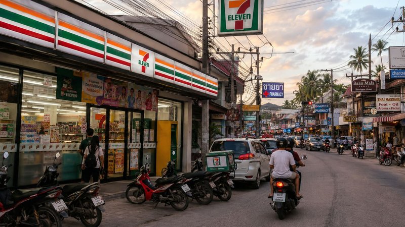 Магазины 7-Eleven на Самуи: что купить и как не переплатить